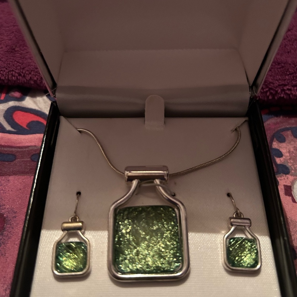 East 5th Green Jewelry Set